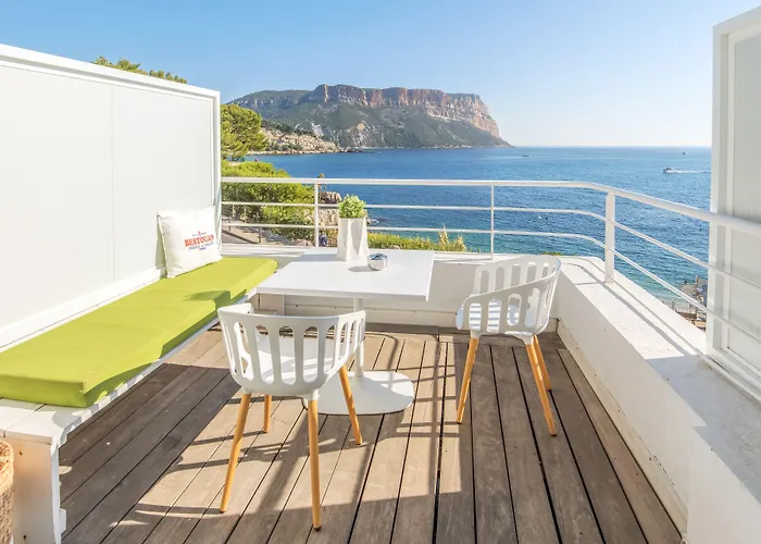 Hotel De La Plage - Mahogany