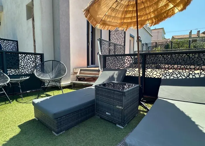 Hotel Eden Cassis - Centre-Ville- Piscine Chauffee, Jacuzzi Et Sauna - Parking Prive